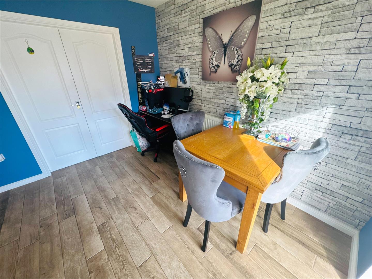 Heol Waungron, Carway, Kidwelly, SA17 4HY